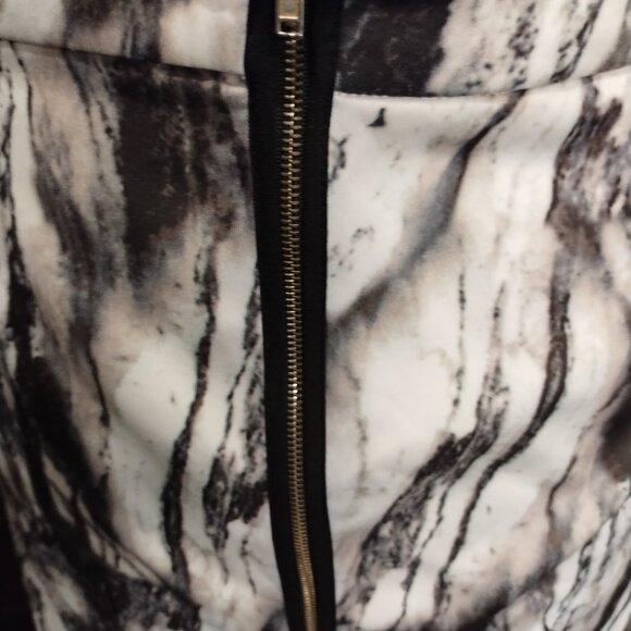 Marble Print Front Zipper Miniskirt - Size L - Picture 2 of 4